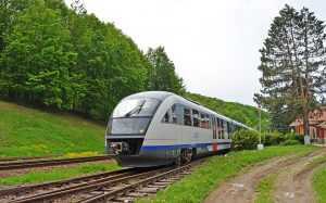 licitație pentru salubrizare automotoare Primul tren Arad-Brad circulație feroviară oprită geamuri la automotoarele Desiro consilier la Ministerul Transporturilor discuri de frână