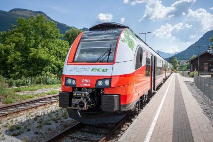 tren cu muncitori români spre Austria tren Satu Mare-Viena