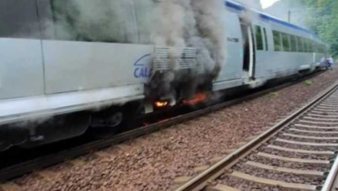 Un tren al Regio Călători a luat foc