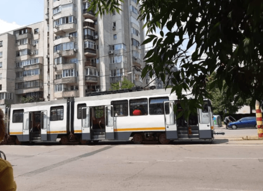 tramvai a deraiat tramvaie ieșite pe traseu accident de tramvai